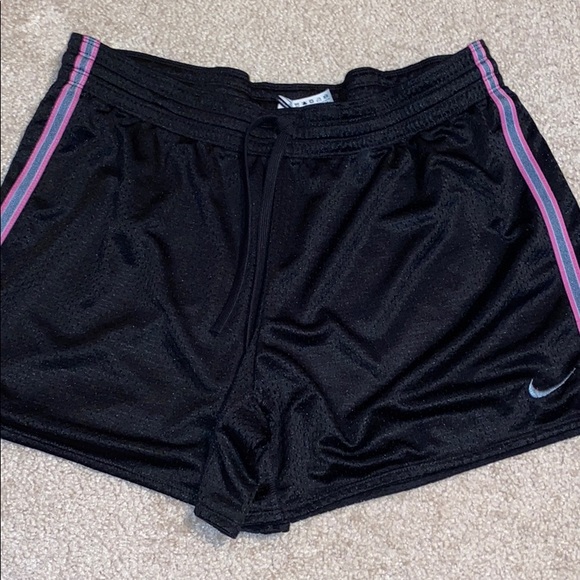 Women’s Nike Shorts - Picture 1 of 2